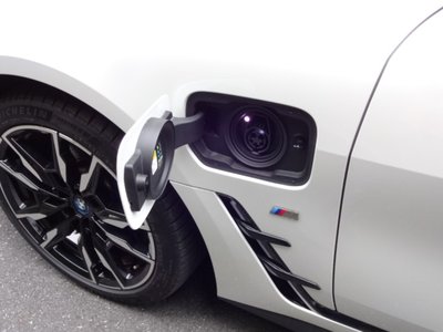 2025 BMW I4 — миниатюра 24