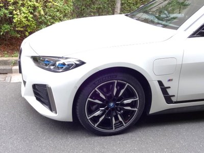 BMW I4 - 4