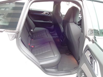 2025 BMW I4 — миниатюра 17