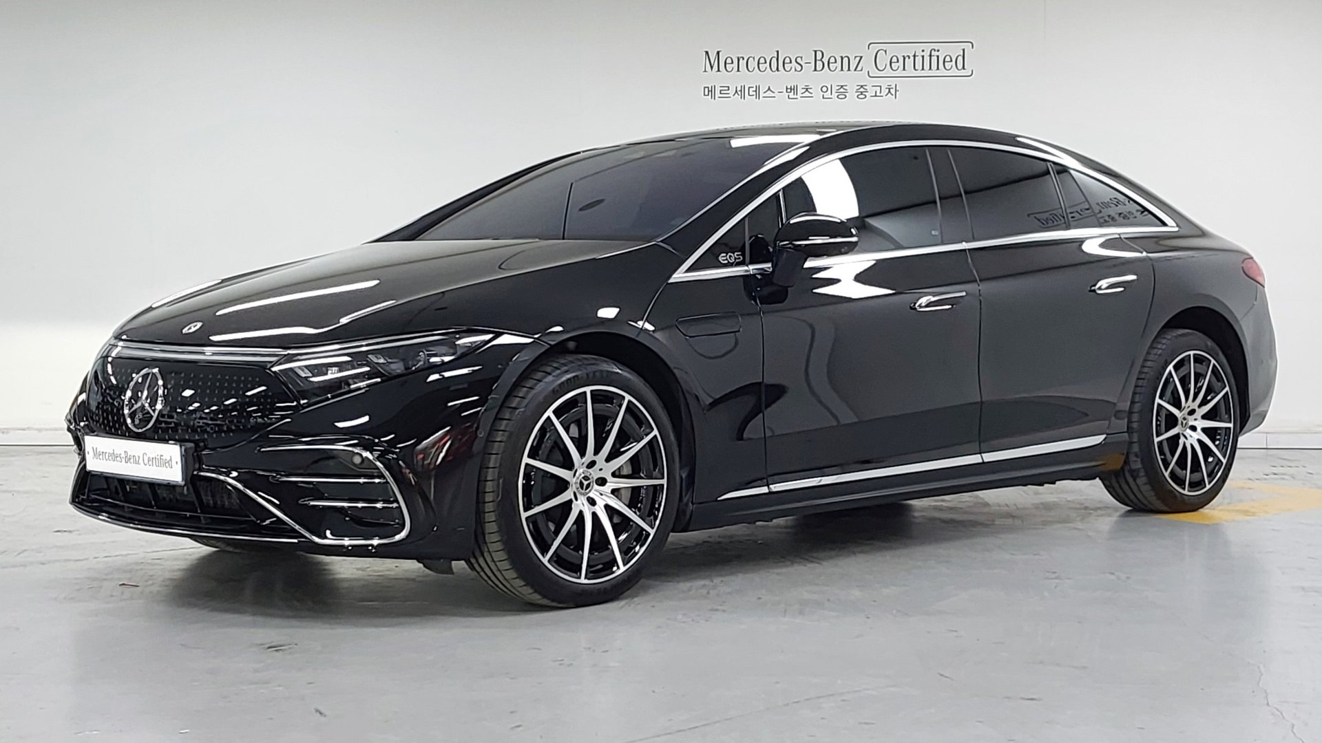 MERCEDES-BENZ EQS - View 1