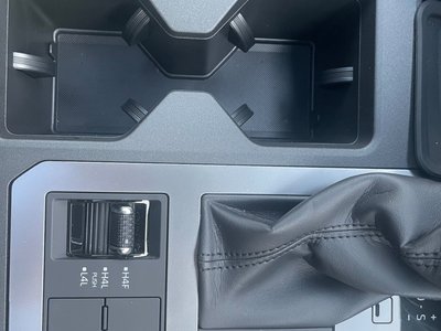 2024 Toyota LAND CRUISER 250 — миниатюра 22