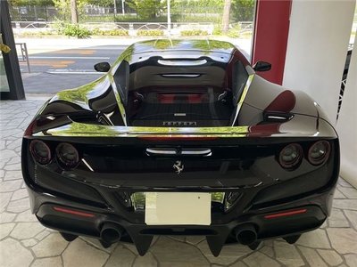 FERRARI F8 - 3