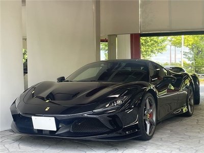 FERRARI F8 - 1