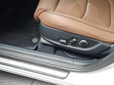 صورة مصغرة 34 لـ 2025 Genesis GV70