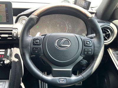 LEXUS IS - 10