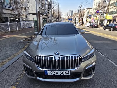BMW 7 SERIES - 2