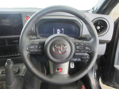TOYOTA GR YARIS - 10