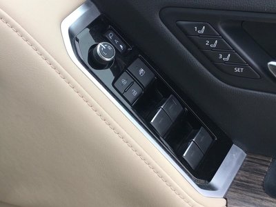 2024 Toyota LAND CRUISER 300 — миниатюра 19