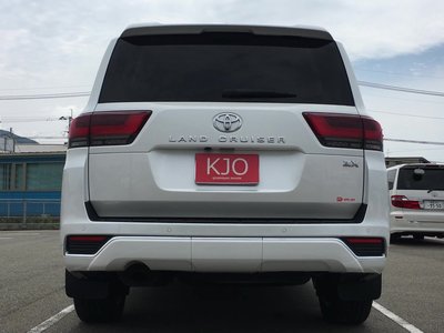 2024 Toyota LAND CRUISER 300 — миниатюра 27