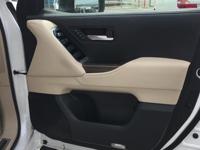 2024 Toyota LAND CRUISER 300 — миниатюра 18