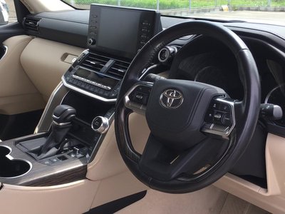 TOYOTA LAND CRUISER 300 - 2