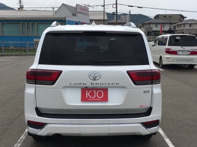 2024 Toyota LAND CRUISER 300 — миниатюра 15