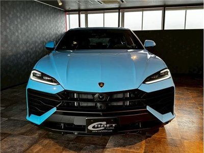 LAMBORGHINI URUS - 2