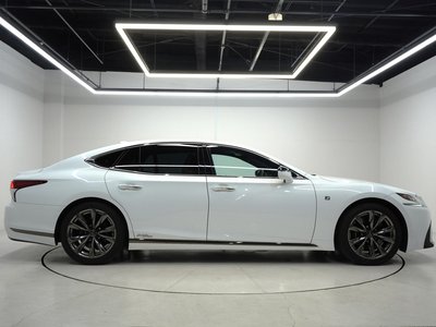 2019 Lexus LS — фото 4