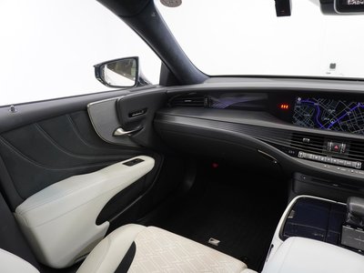 صورة مصغرة 11 لـ 2019 Lexus LS