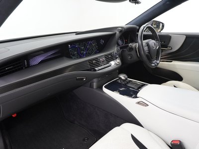 صورة مصغرة 22 لـ 2019 Lexus LS
