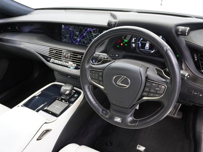 صورة مصغرة 23 لـ 2019 Lexus LS