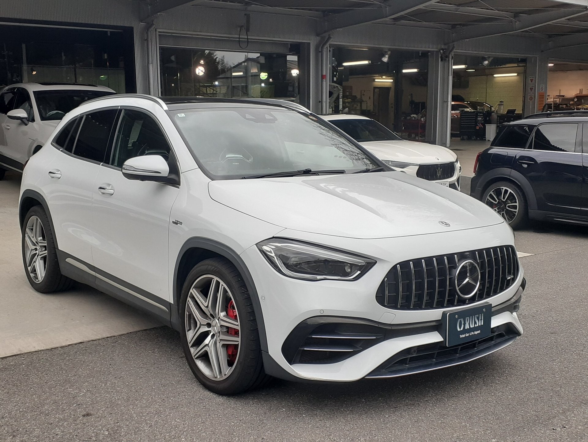 MERCEDES-BENZ GLA AMG - View 1