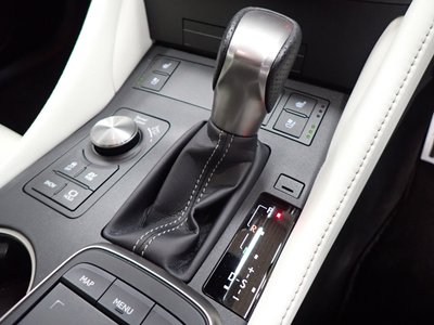 2023 Lexus RC thumbnail 31