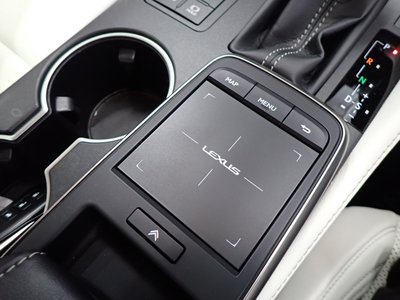 2023 Lexus RC thumbnail 33