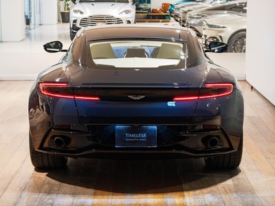 ASTON MARTIN DB11 - 6