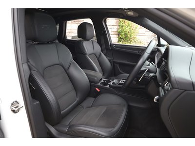 صورة مصغرة 40 لـ 2023 Porsche MACAN