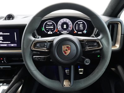 صورة 9 لـ 2023 Porsche CAYENNE