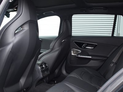 2025 Mercedes-BENZ C-CLASS AMG 照片 11