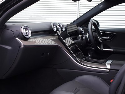 2025 Mercedes-BENZ C-CLASS AMG 照片 10