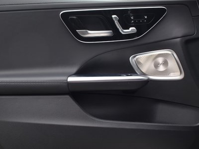 2025 Mercedes-BENZ C-CLASS AMG 照片 9