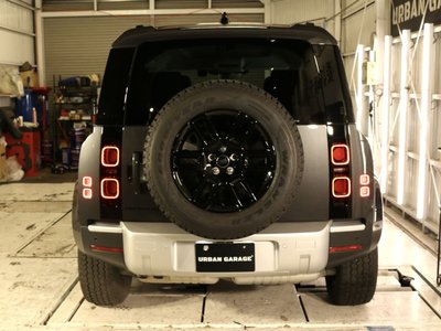 LAND ROVER DEFENDER - 3