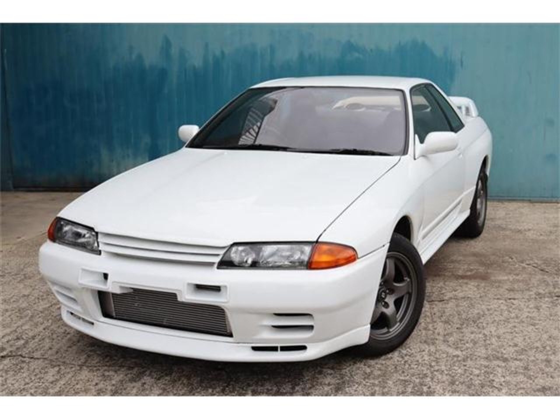 NISSAN SKYLINE GT-R - View 1