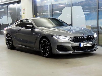 BMW 8 SERIES