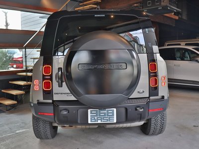 LAND ROVER DEFENDER - 7