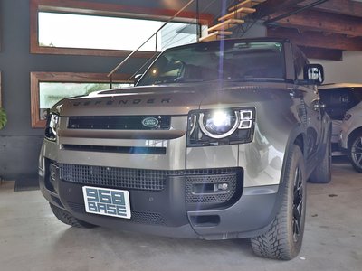 LAND ROVER DEFENDER - 8