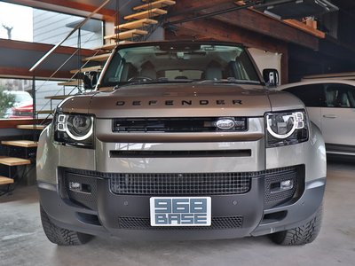 LAND ROVER DEFENDER - 5