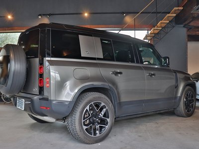 LAND ROVER DEFENDER - 6