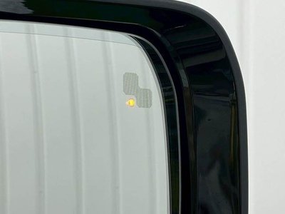 LAND ROVER DEFENDER - 8