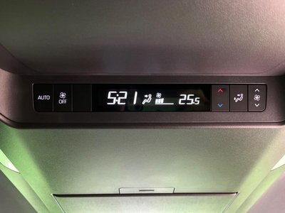 2025 Toyota ALPHARD thumbnail 42