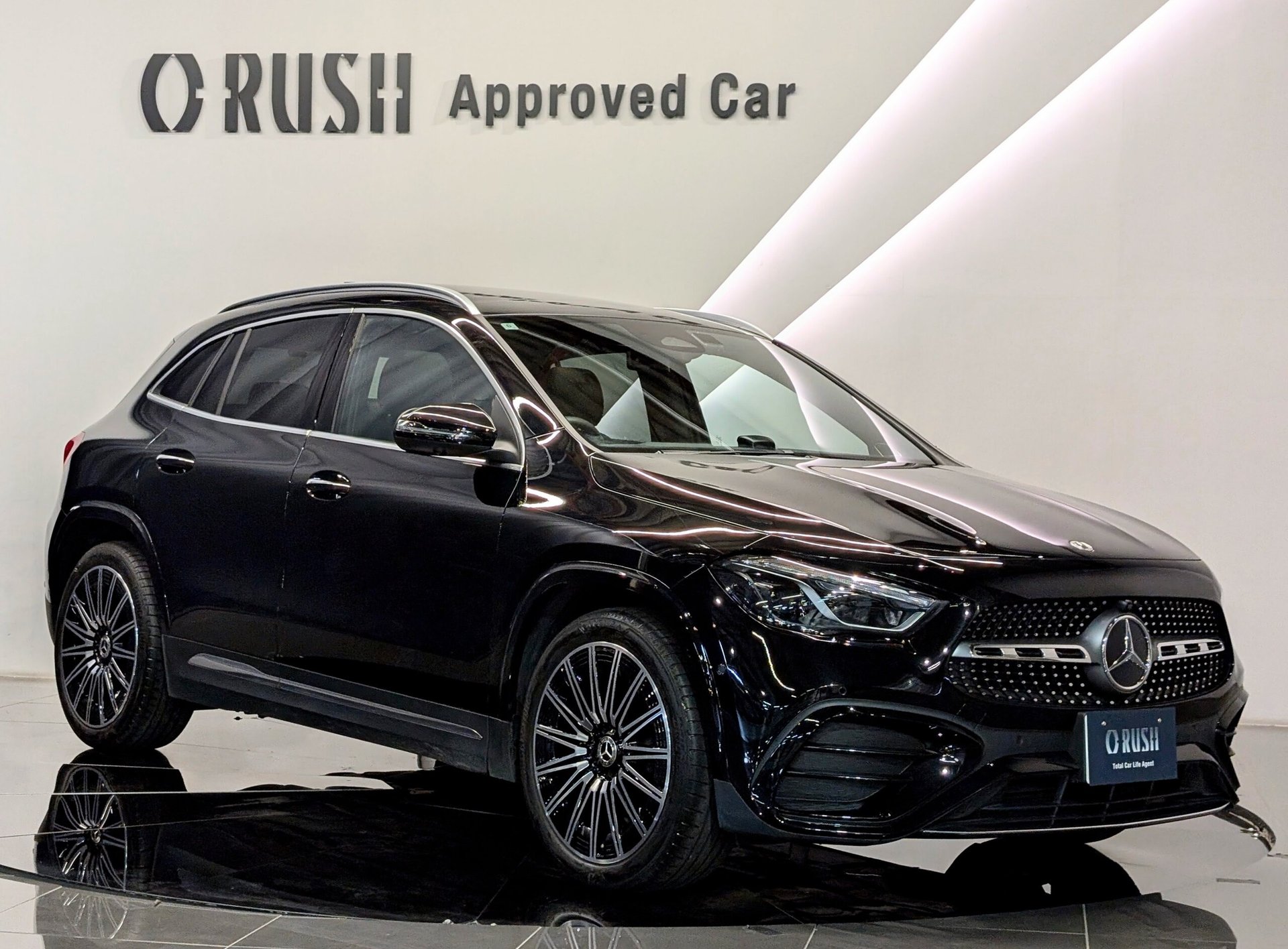 MERCEDES-BENZ GLA - View 1