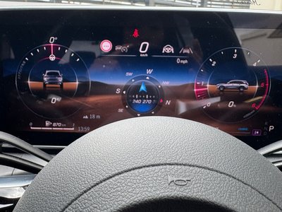 2025 Mercedes-BENZ GLC — миниатюра 52