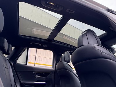 2025 Mercedes-BENZ GLC — миниатюра 29