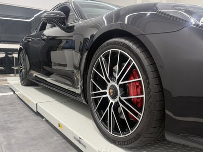 PORSCHE PANAMERA - 6