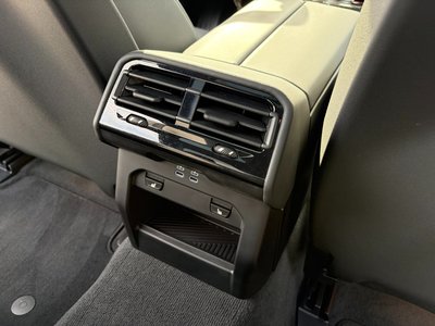 2025 BMW 5 SERIES 缩略图 18