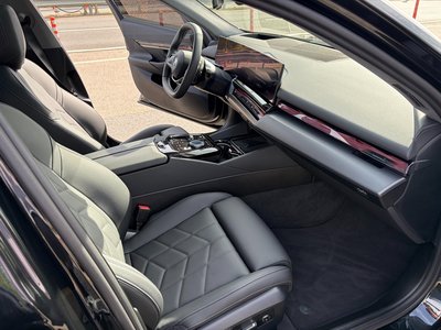 2025 BMW 5 SERIES 缩略图 16