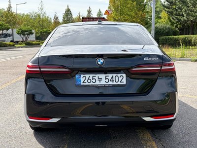 2025 BMW 5 SERIES 照片 3