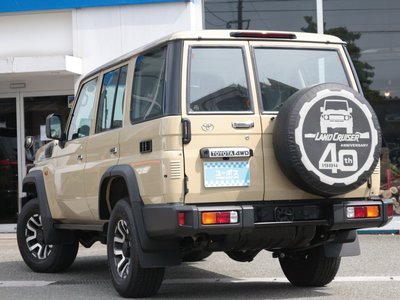 TOYOTA LAND CRUISER 70 - 2