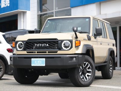 TOYOTA LAND CRUISER 70 - 8