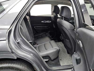 2022 Genesis GV70 — миниатюра 12