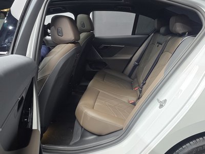 2025 BMW 5 SERIES — миниатюра 18